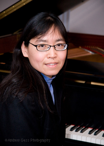 [Photo of Grace Bunday at piano teaching seminar by Andrew Gess]